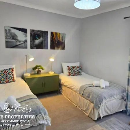 Harcourt By Prestige Sa Apartment
